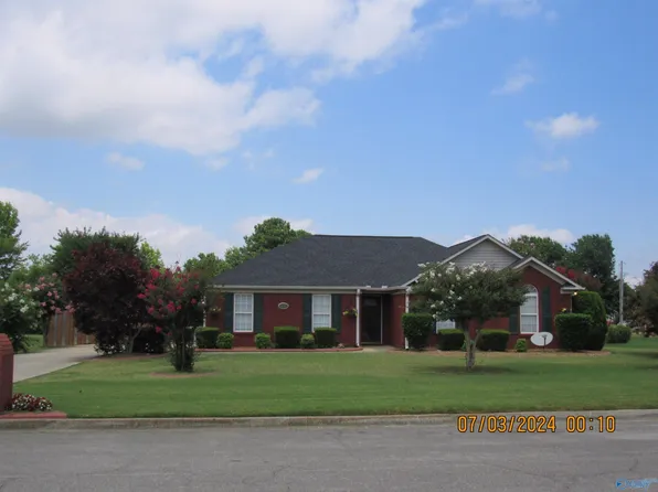 105 Braves Dr, Huntsville, AL 35811