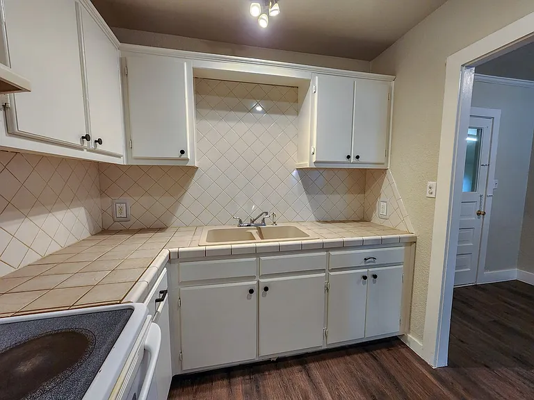 1002 Overland Ct — Photo 37