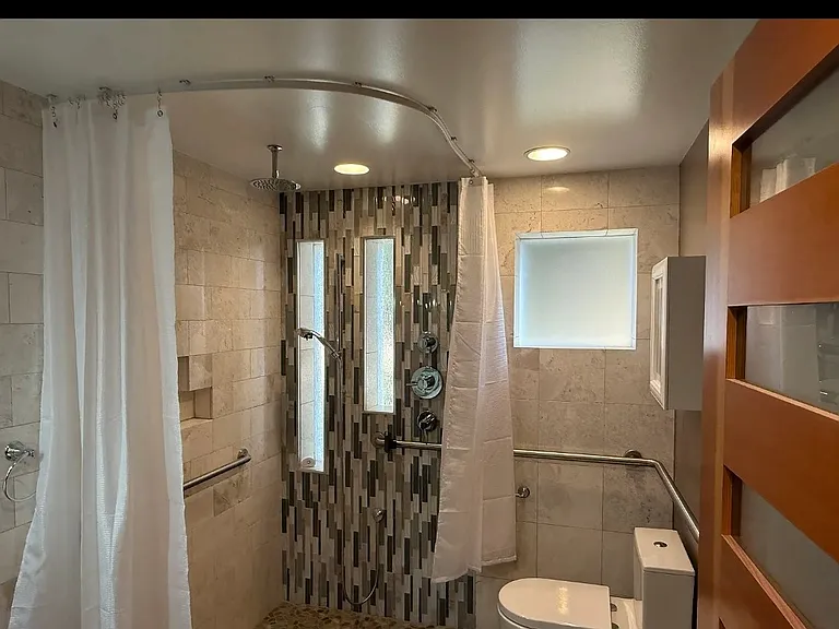 1510 NE 170th St #1 — Photo 11