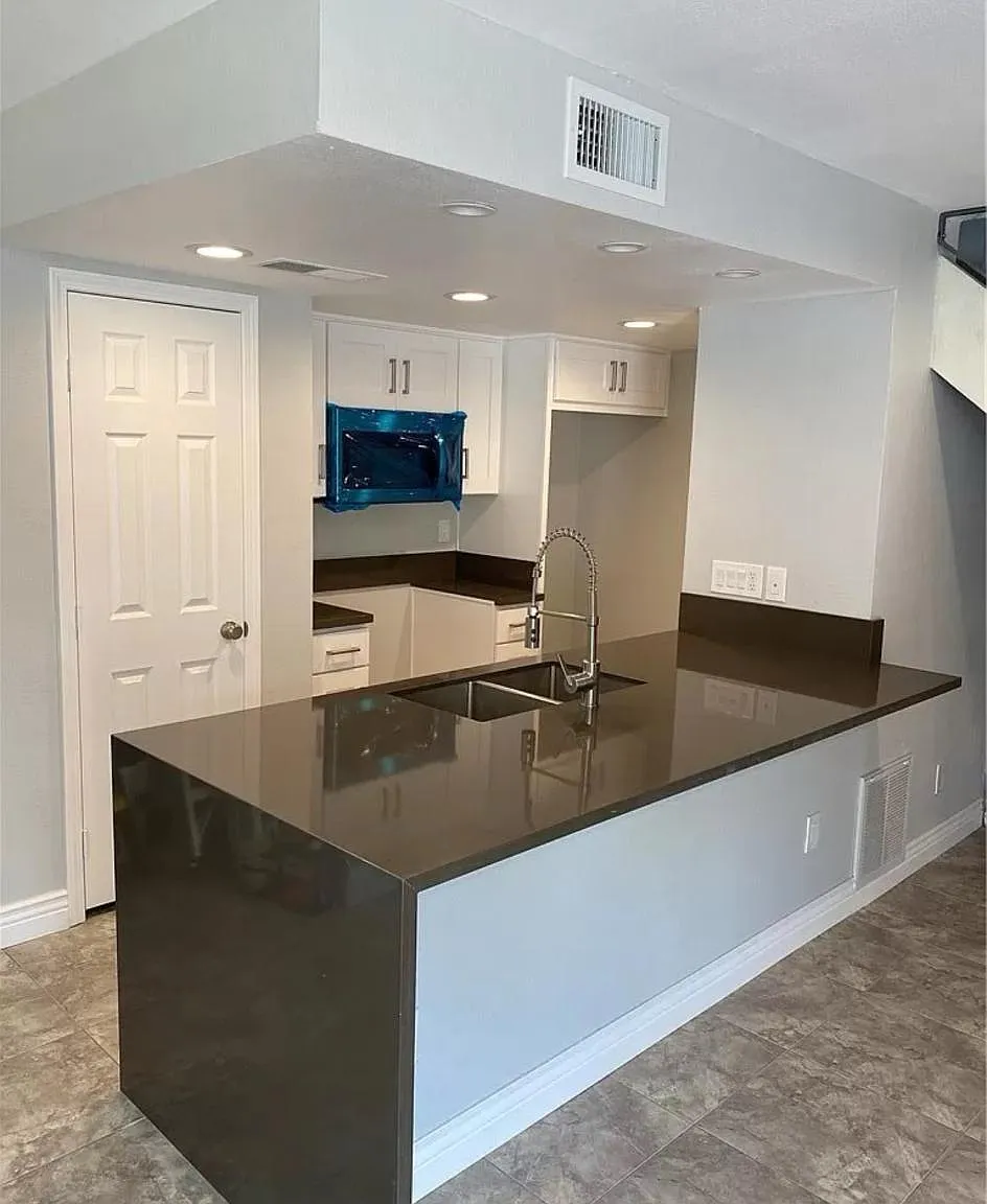 2 bed, 882 sqft, $1,780 — Photo 1