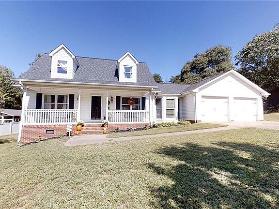 2nd image of 2653 Prince Dr