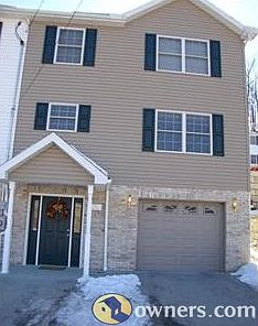 3 Bedrooms, 2.5 Baths, Great Location