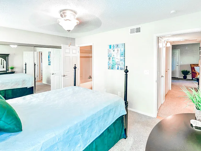 Creekside at Pear Ridge Apartments — Photo 18