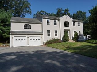 16 Louise Ann Dr, Smithfield, RI 02917