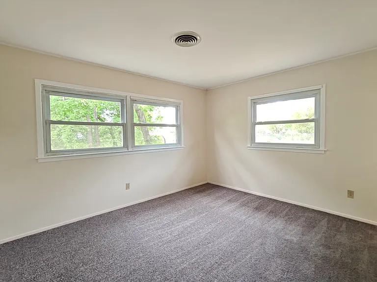65 Sandstone Ln — Photo 11