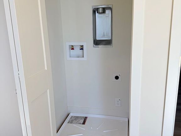 5th image of 5895 28th St #2811