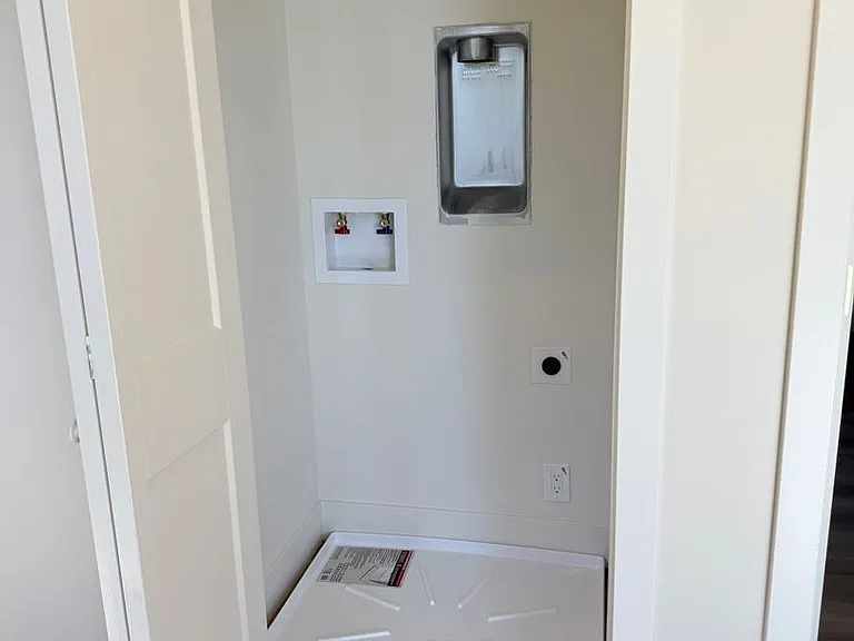 5895 28th St #&-2811 — Photo 5