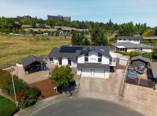 2747 Jessica Cir, Medford, OR 97504