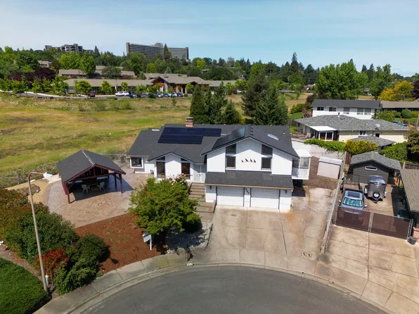 2747 Jessica Cir, Medford, OR 97504