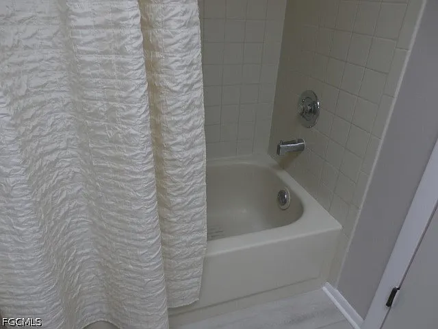 11060 Caravel Cir #105 — Photo 12
