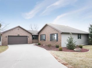 856 S 15th Ave, Washington, IA 52353