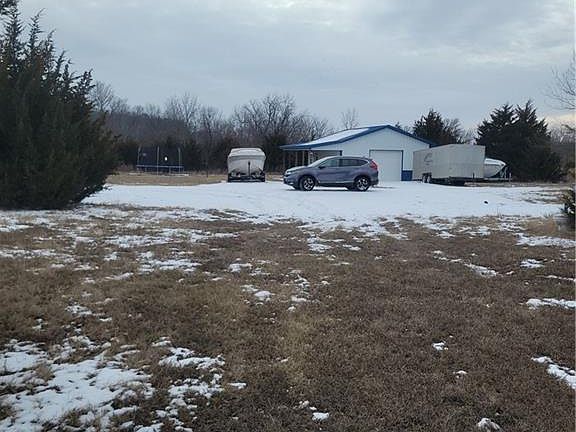 4th image of 29 Yellowstone Dr