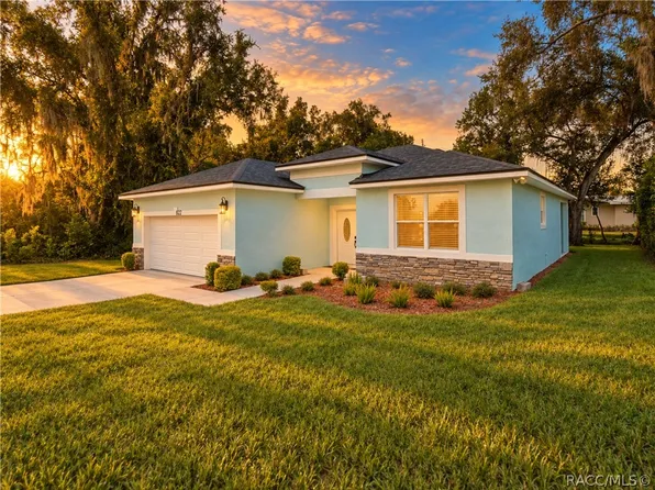 822 Poplar St, Inverness, FL 34452
