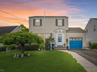 1733 Valley Rd, Linden, NJ 07036