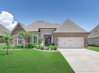 6021 Canary Dr, Madisonville, LA 70447