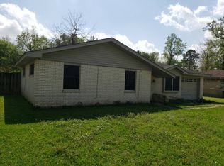 725 W Park St, Vidor, TX 77662