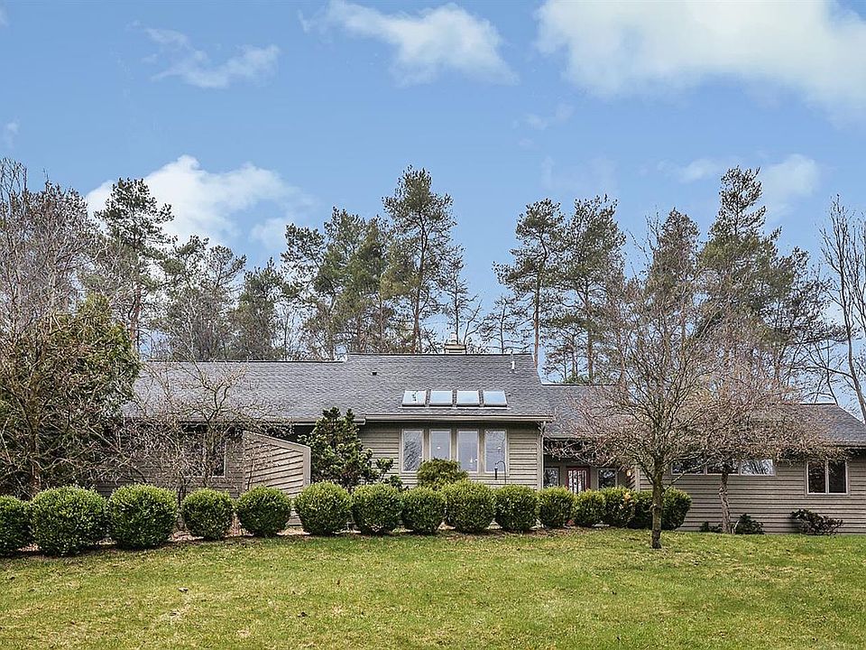1st image of 3828 E Pineview Dr