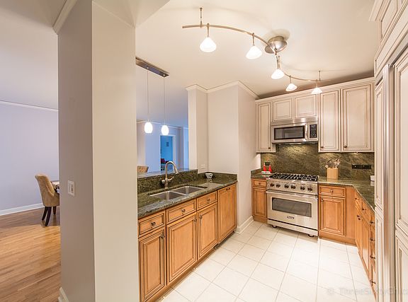 5th image of 450 E Waterside Dr Unit 1501