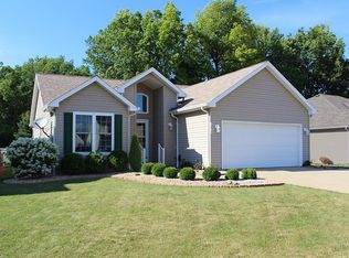 1272 Bell Ave, Elyria, OH 44035