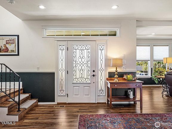 5th image of 3705 W Chestnut Avenue