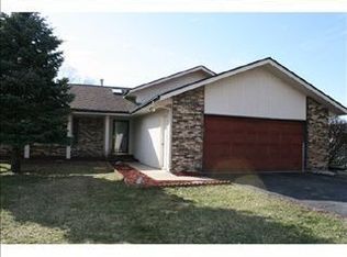 4017 Montclair Rd, Roscoe, IL 61073