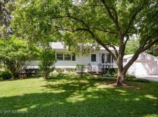 1415 Surrey Rd, Batavia, IL 60510