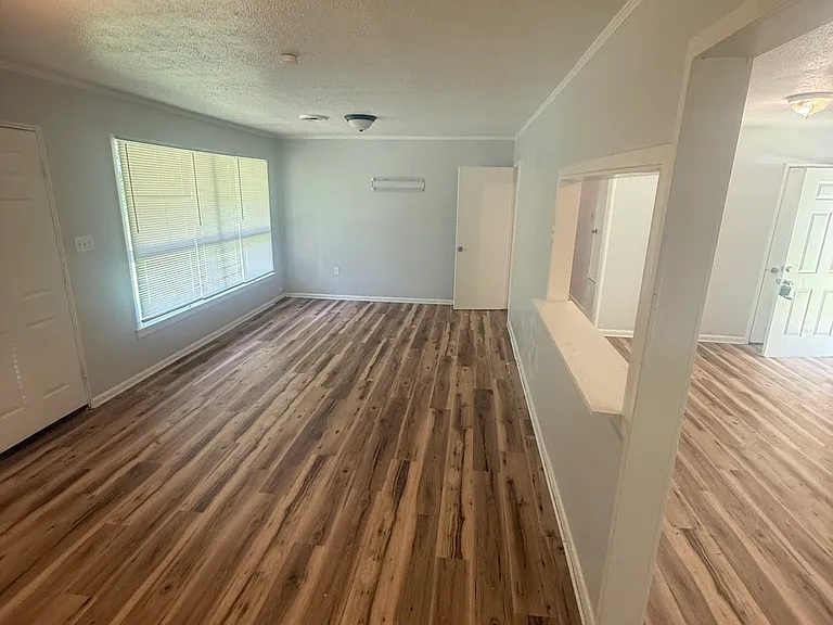 1357 Woody Dr — Photo 8