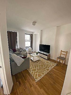 1st image of 200 W 14th St Frnt 3