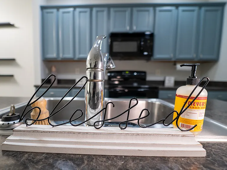 2911 Hillside Pl — Photo 4