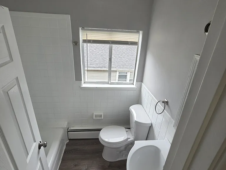 15 Barrows St #1 — Photo 14