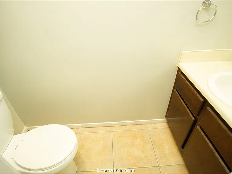 1801 Woodsman Dr #D — Photo 8