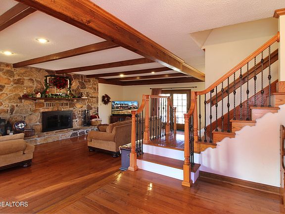3rd image of 7853 Camberley Dr