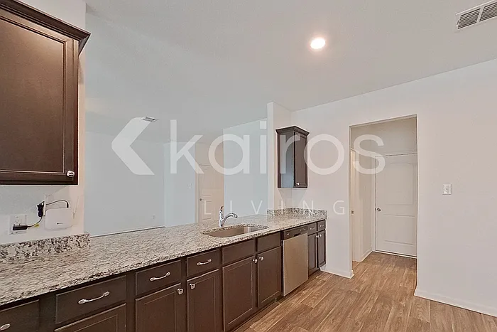 962 Shady Brk — Photo 8