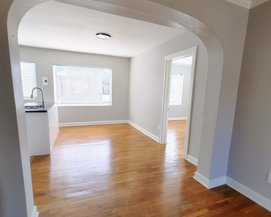 1st image of 1114 W 45th St #1110-4