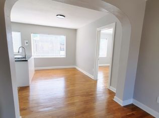 1114 W 45th St #1110-4, Kansas City, MO 64111