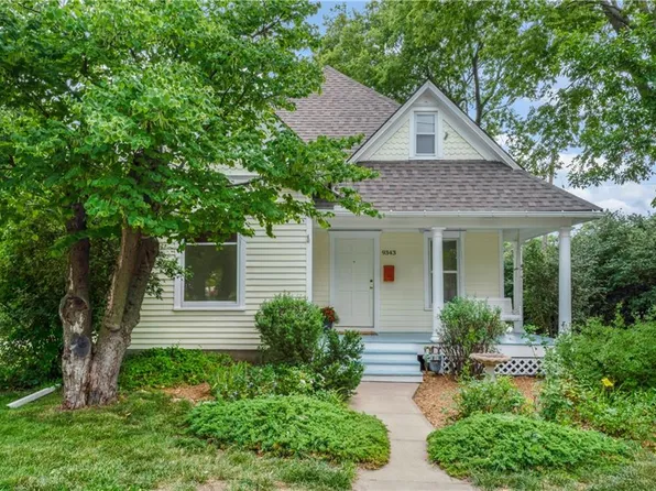 9343 Haskins St, Lenexa, KS 66215