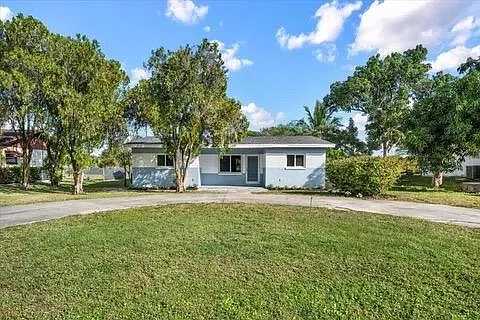 3 bed, 2.0 bath, 1532 sqft, $2,300 — Photo 2
