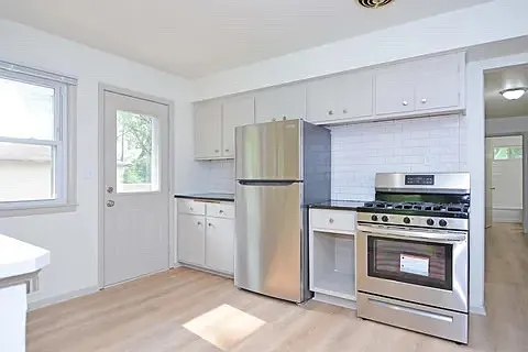 3 bed, 1850 sqft, $2,495 — Photo 4