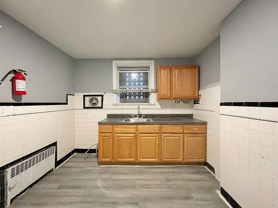 1st image of 925 S 19th St #1A