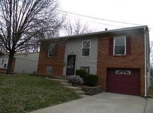 10000 Sturgeon Ln, Cincinnati, OH 45251