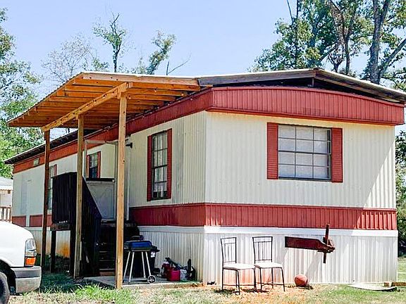 2nd image of 28262 Pecan St