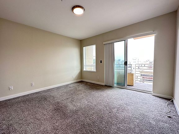 5th image of 2208 Mission St Unit 401