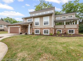 5322 Clintonville Rd, Clarkston, MI 48346