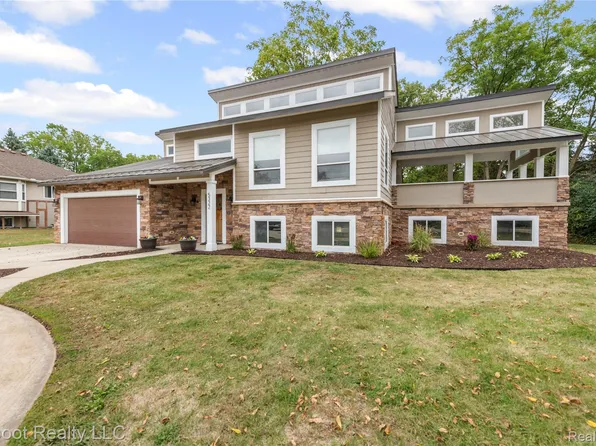 5322 Clintonville Rd, Clarkston, MI 48346