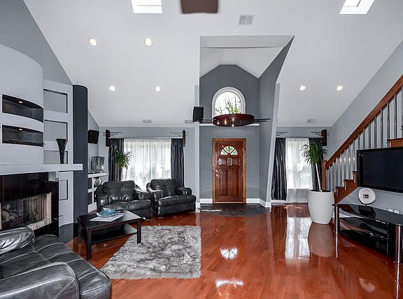 2nd image of 7648 Janes Ave