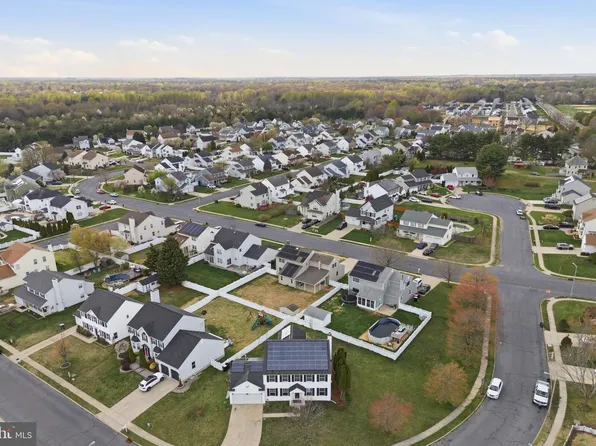 8 Mulberry St, Erial, NJ 08081