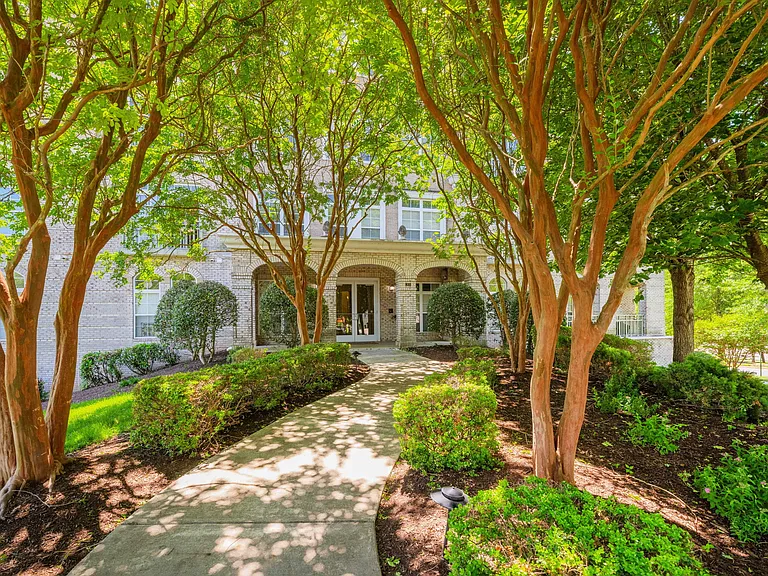810 Belmont Bay Dr #201 — Photo 3