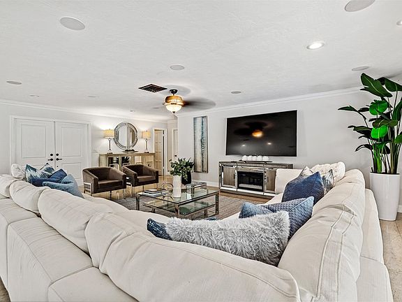 5th image of 4402 Queen Palm Lane