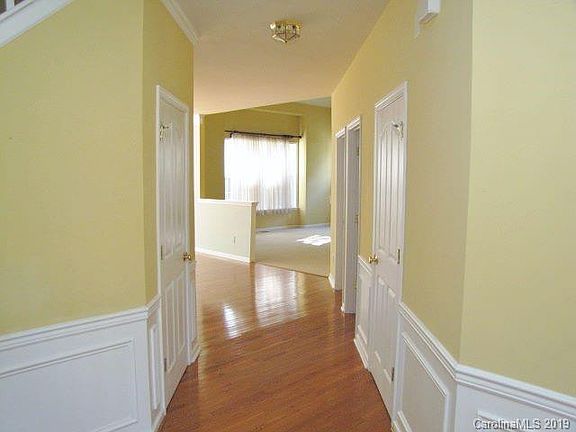 3rd image of 7076 Sedgebrook Dr W