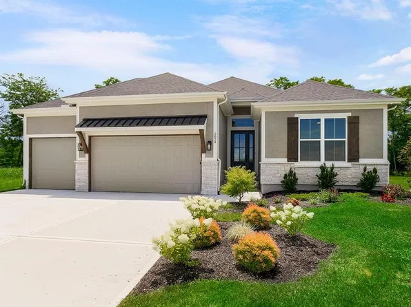 2624 NE Woodland Oak Dr, Lees Summit, MO 64086